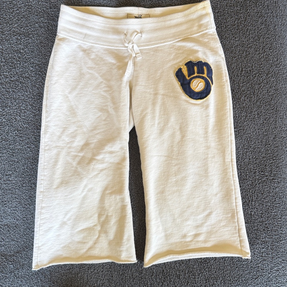 Banner Supply Company Milwaukee Brewers capri pants circa 2007